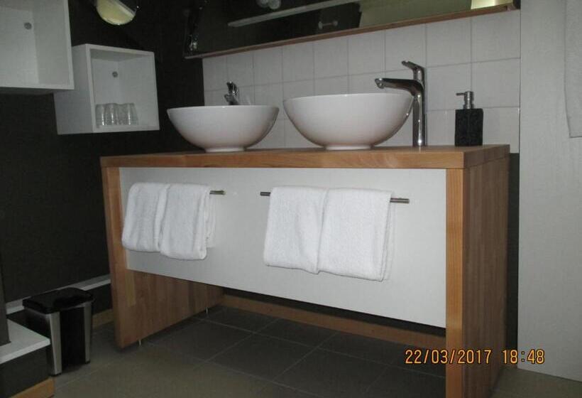 패밀리 룸, B&b Roseland