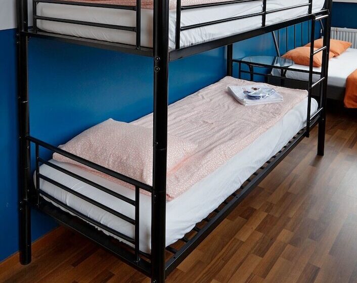 家庭房间共用浴室, Cheapsleep Hostel Helsinki