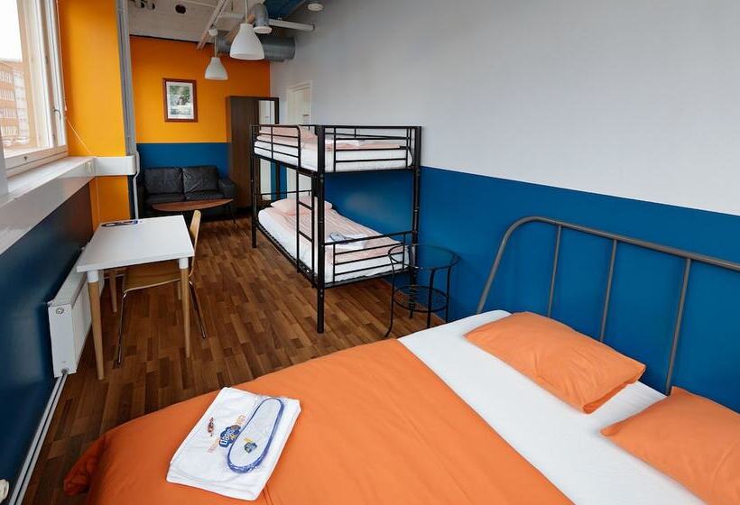 家庭房间共用浴室, Cheapsleep Hostel Helsinki