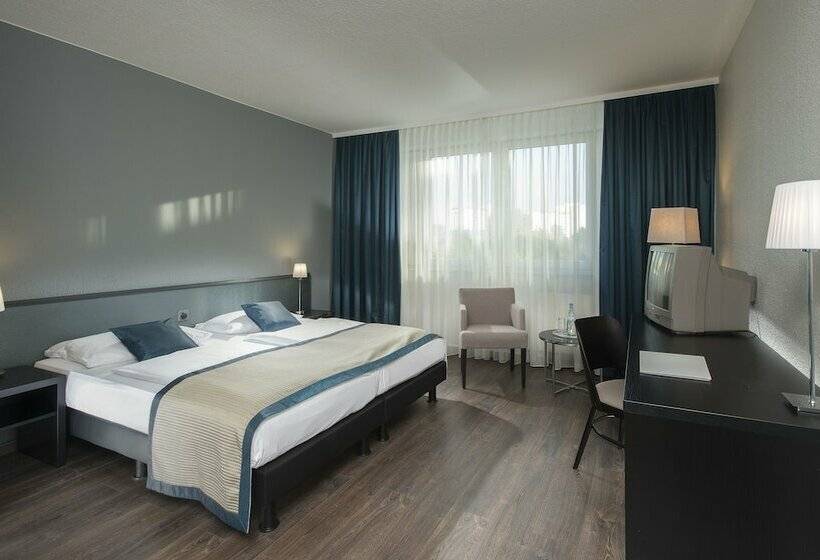 استودیوی استاندارد, City Hotel Berlin East