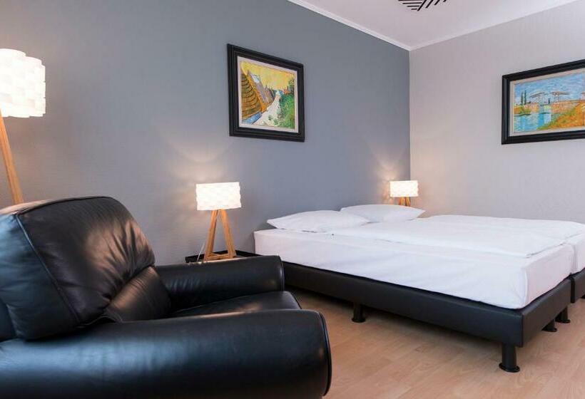 سوییت, City Hotel Berlin East