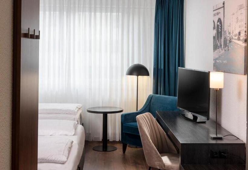 اتاق استاندارد سه نفره, City Hotel Berlin East