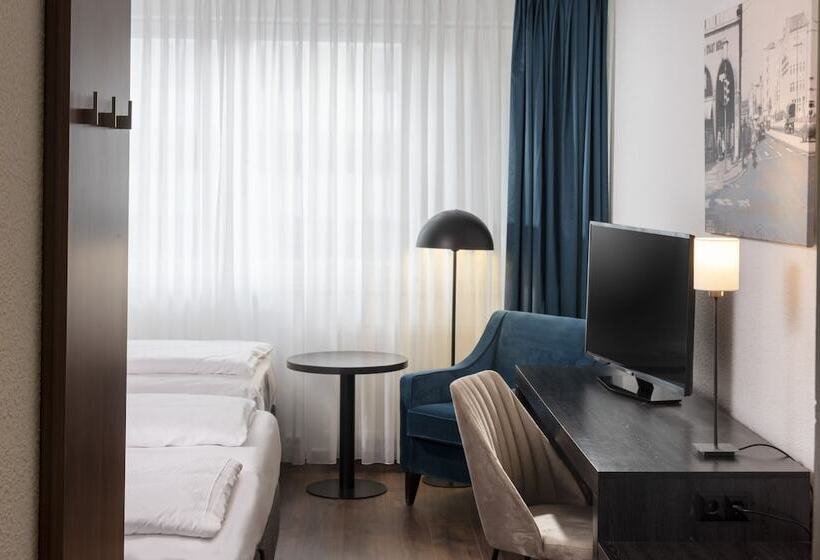 اتاق استاندارد سه نفره, City Hotel Berlin East