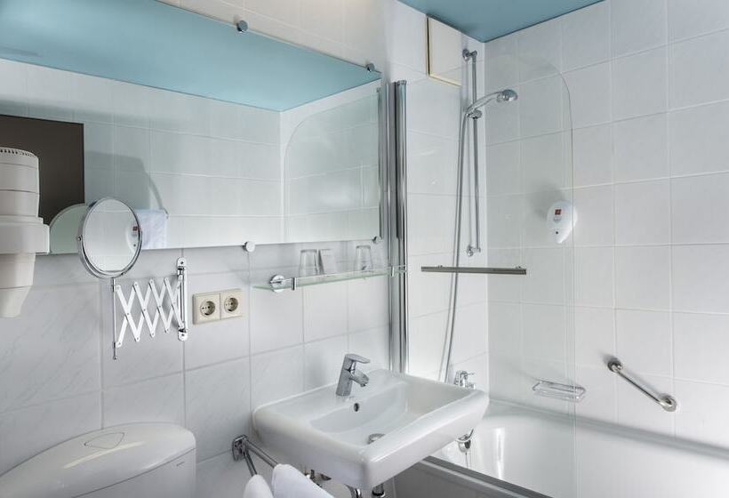 اتاق استاندارد سه نفره, City Hotel Berlin East