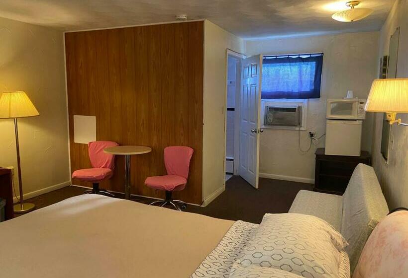 חדר סטנדרט, Driftwood Motel