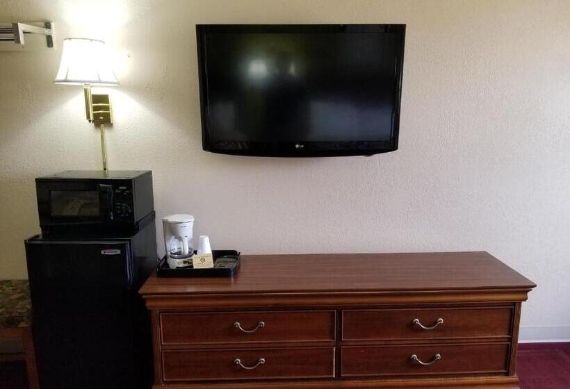 标准间, Briarwood Inn