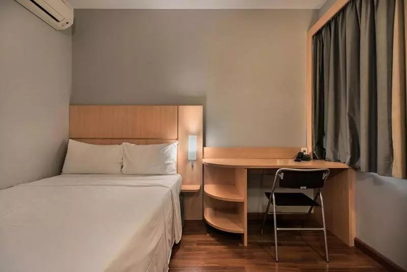 اتاق استاندارد با تخت بزرگ برای معلولان, Holiday Inn Express Hotel & Suites Cedar City, An Ihg