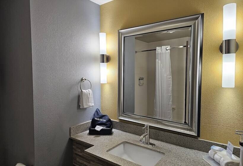 스위트, Holiday Inn Express & Suites Perry National Fairground Area, An Ihg