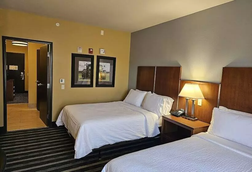 スイート, Holiday Inn Express & Suites Perry National Fairground Area, An Ihg