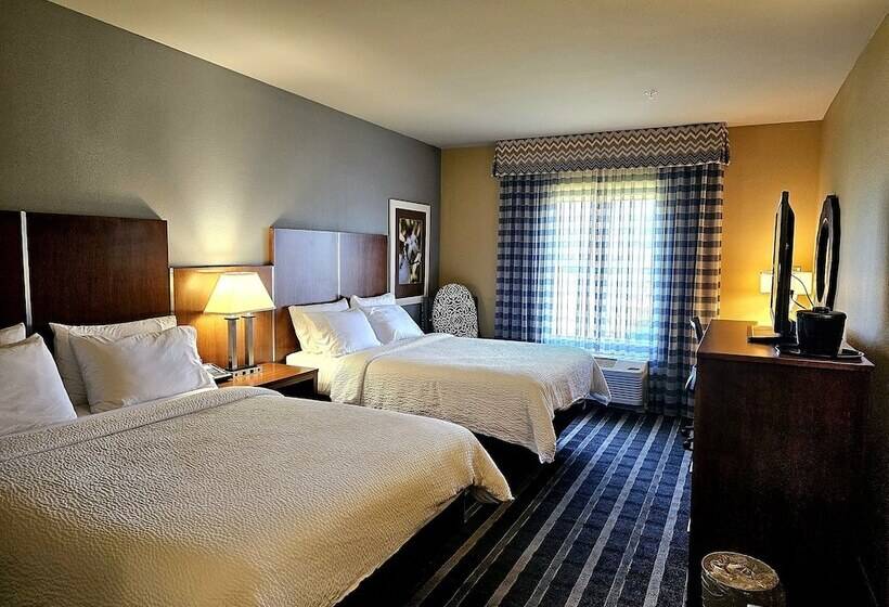 جناح, Holiday Inn Express & Suites Perry National Fairground Area, An Ihg