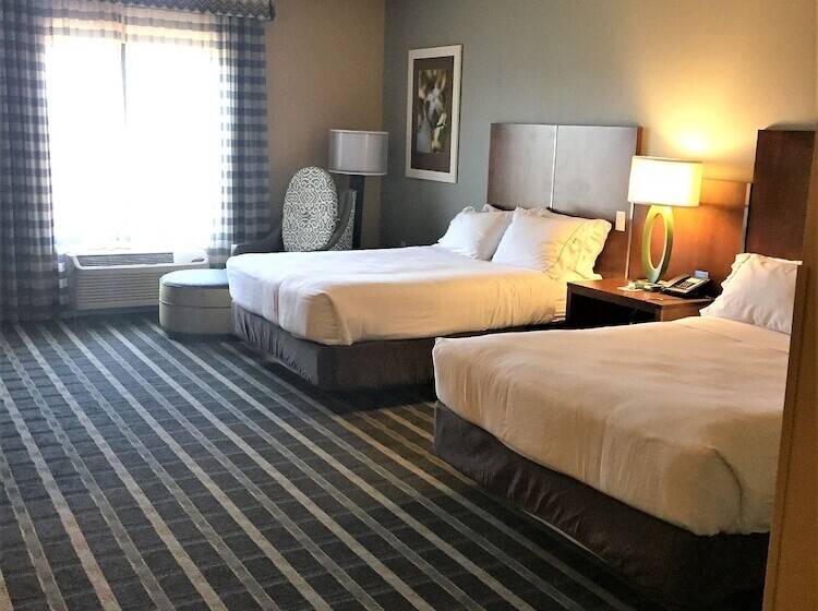 جناح, Holiday Inn Express & Suites Perry National Fairground Area, An Ihg