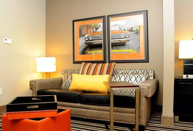 スイート, Holiday Inn Express Covington Madisonville, An Ihg