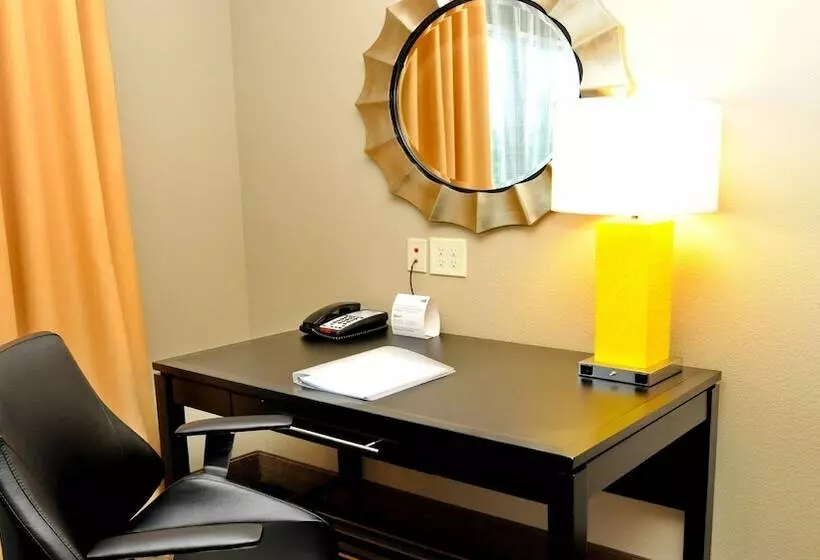 スイート, Holiday Inn Express Covington Madisonville, An Ihg