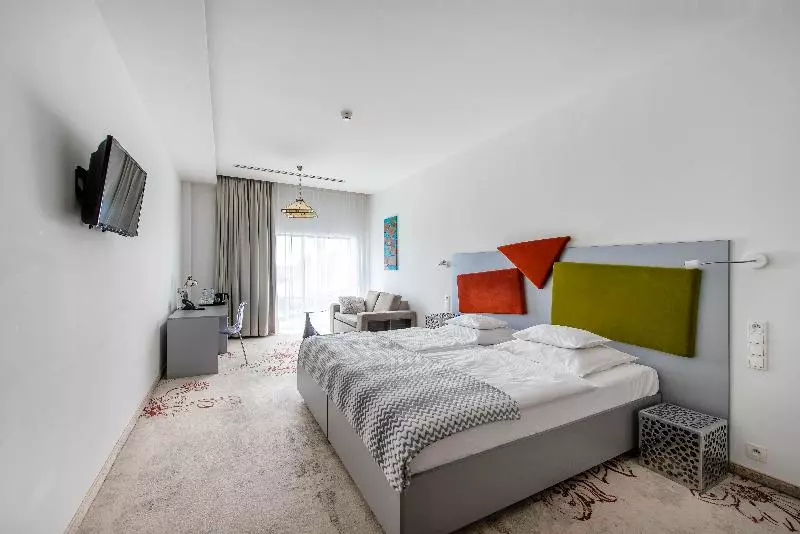 Standard-huone, Lenart