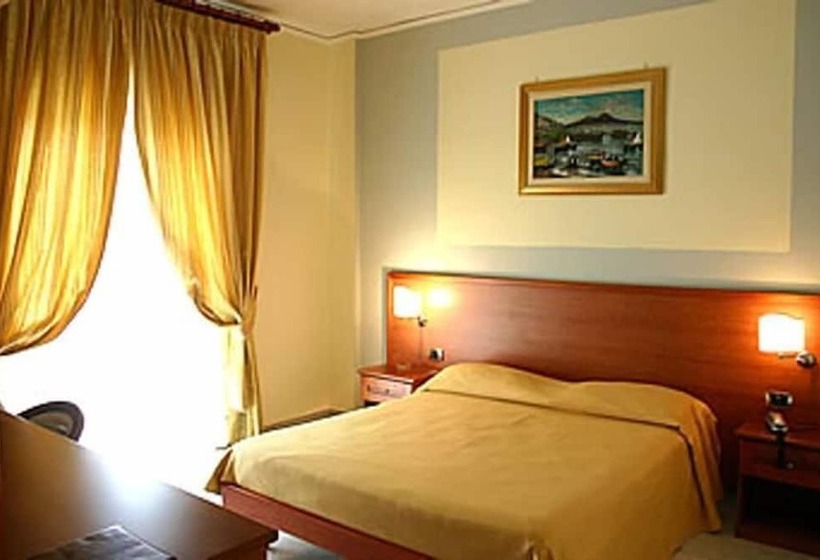 Четырехместный Номер Стандарт, Luxor