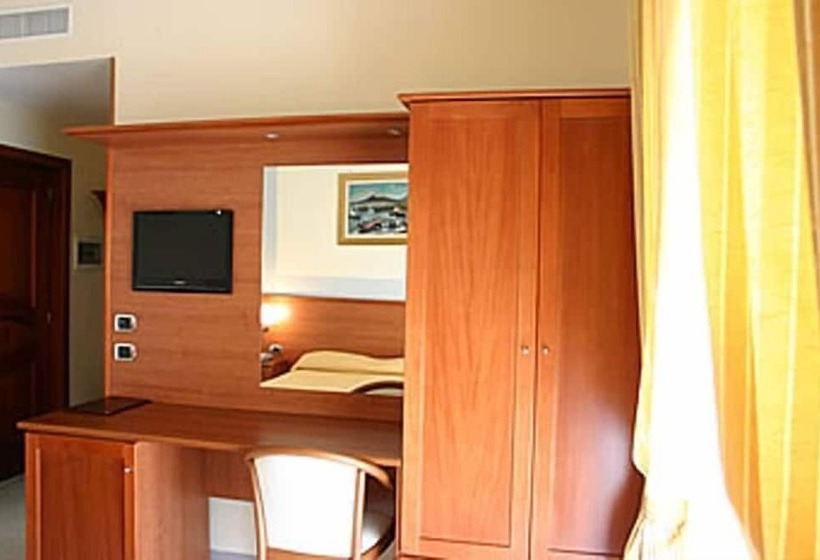 スタンダード4人部屋, Luxor