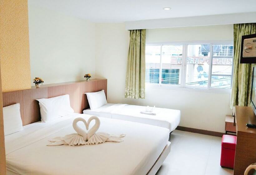 غرفة عائلية, Pimrada