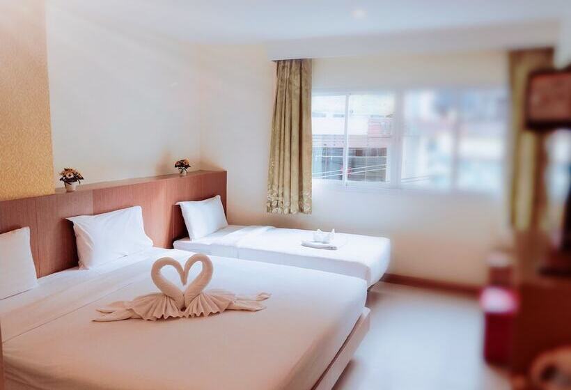 غرفة عائلية, Pimrada