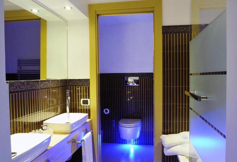 Suite with lake view, Relais Sans Soucis & Spa