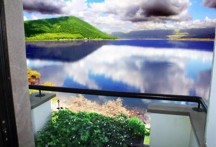 Suite with lake view, Relais Sans Soucis & Spa
