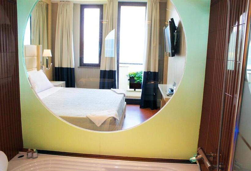 Suite with lake view, Relais Sans Soucis & Spa