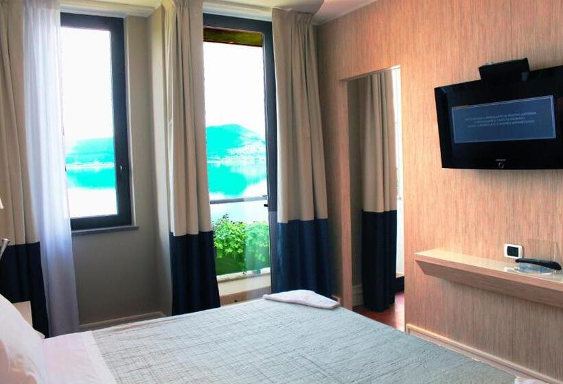 Suite with lake view, Relais Sans Soucis & Spa