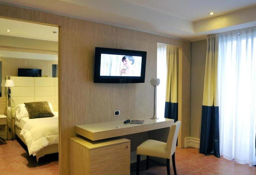 Suite with lake view, Relais Sans Soucis & Spa