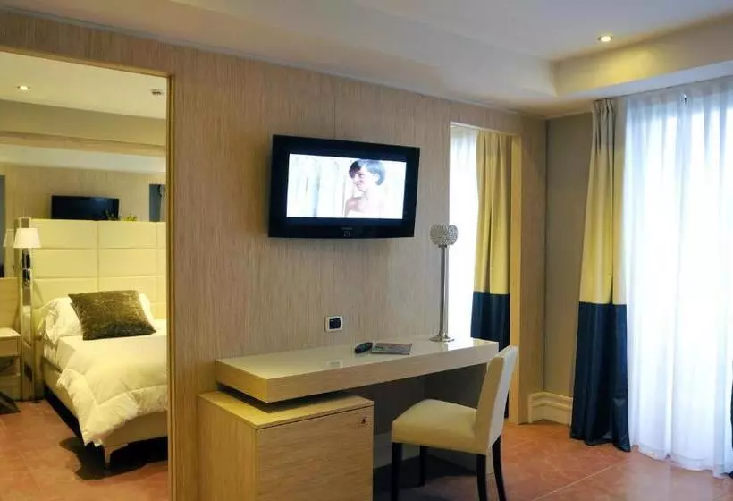 Suite with lake view, Relais Sans Soucis & Spa
