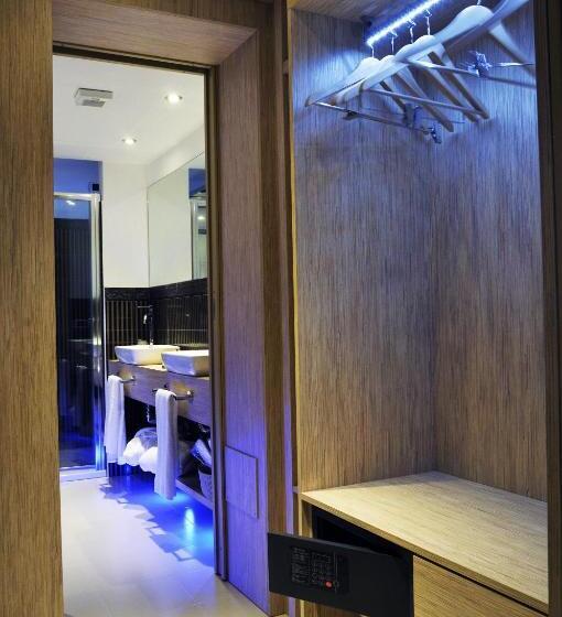 Suite with lake view, Relais Sans Soucis & Spa