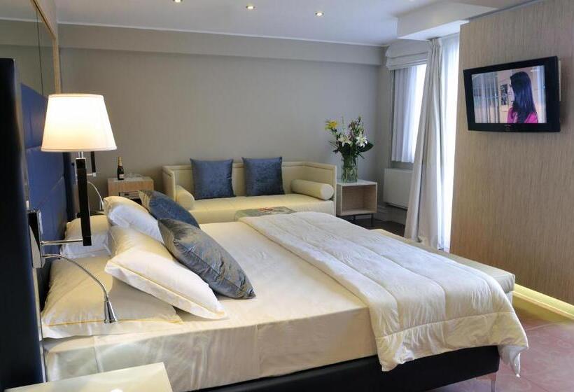 Suite with lake view, Relais Sans Soucis & Spa
