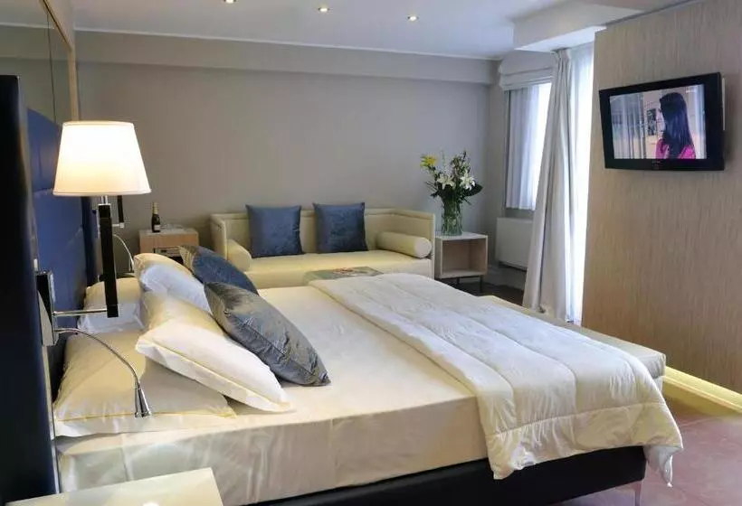 Suite with lake view, Relais Sans Soucis & Spa