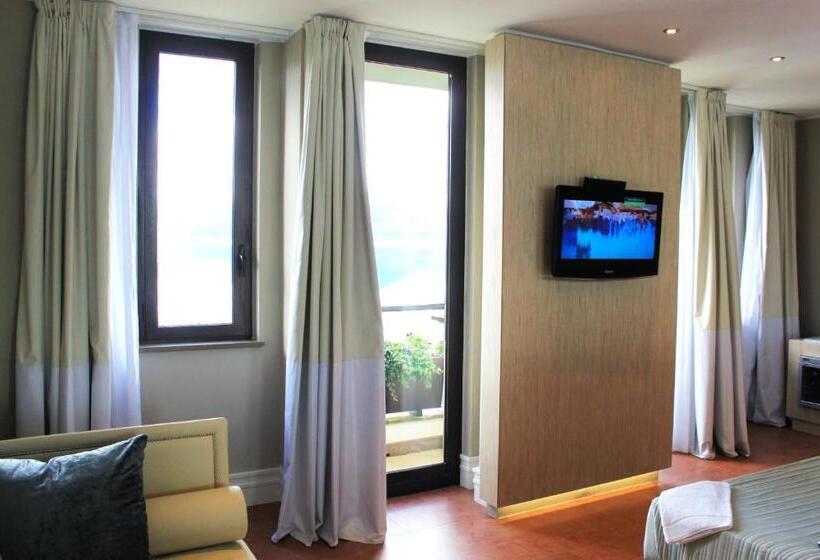 Suite with lake view, Relais Sans Soucis & Spa