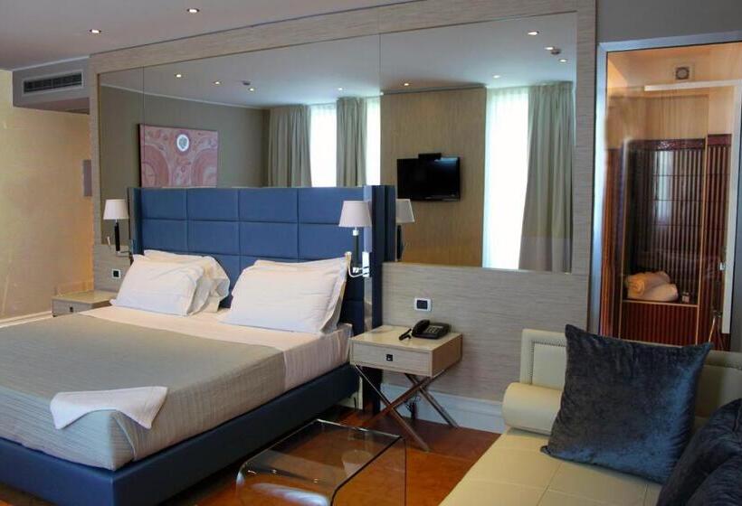 Suite with lake view, Relais Sans Soucis & Spa
