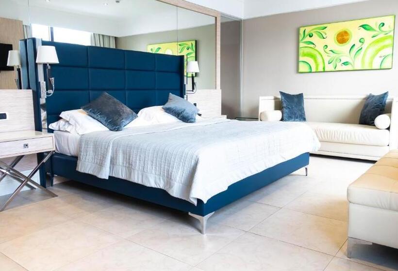 Suite with lake view, Relais Sans Soucis & Spa