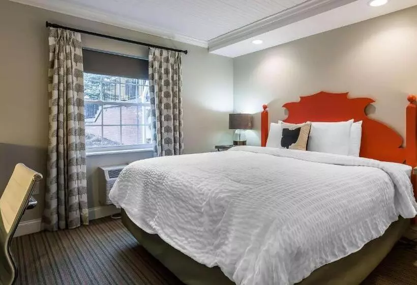 キングサイズベッドのデラックスルーム, The Aurora Inn Hotel And Event Center
