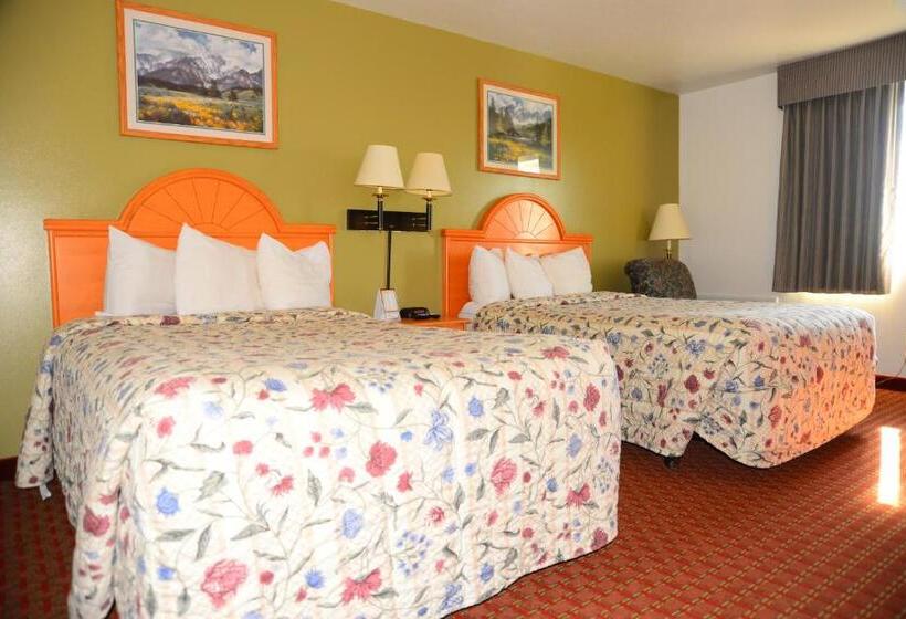 Номер Стандарт 2 Двуспальные Кровати, Budget Inn Express