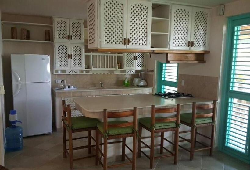 اتاق سه نفره دلوکس با چشمانداز دریا, Palmasvillas Al Mar