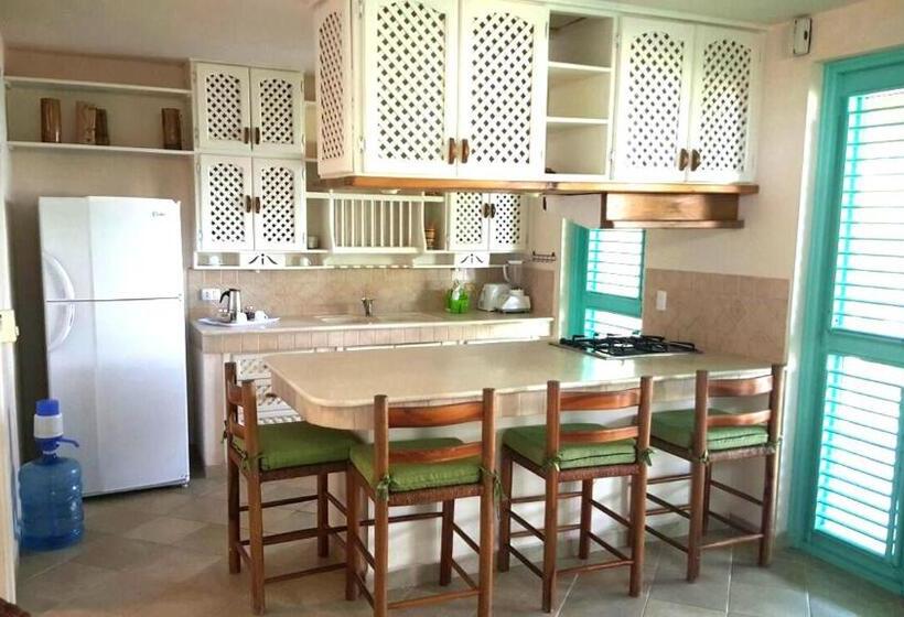 اتاق سه نفره دلوکس با چشمانداز دریا, Palmasvillas Al Mar