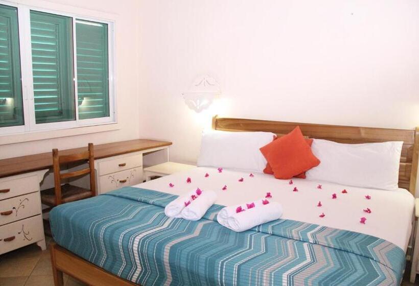 اتاق سه نفره دلوکس با چشمانداز دریا, Palmasvillas Al Mar