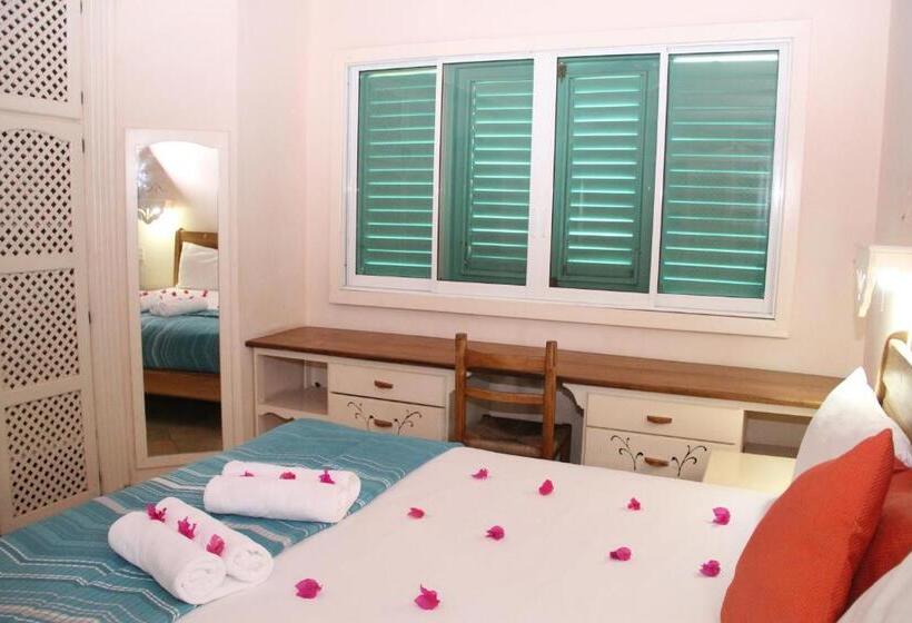 اتاق سه نفره دلوکس با چشمانداز دریا, Palmasvillas Al Mar