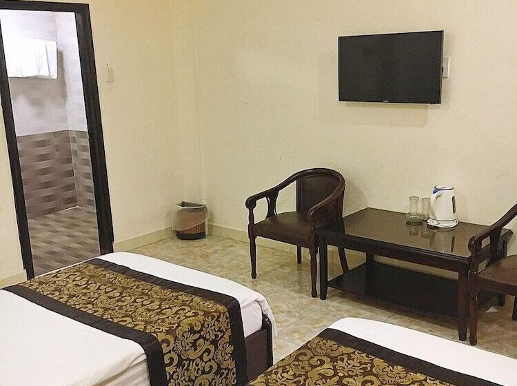 اتاق استاندارد سه نفره, Biet Dien