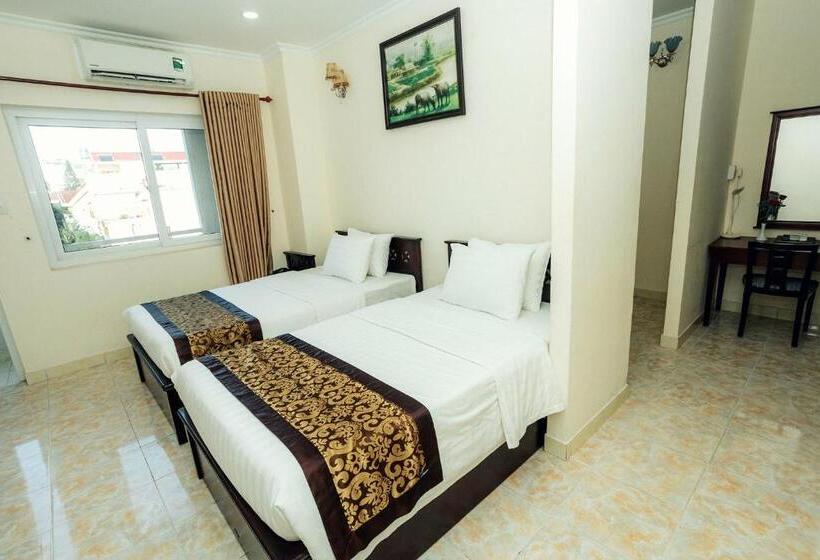 اتاق استاندارد سه نفره, Biet Dien