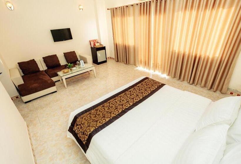 اتاق لوکس با بالکن, Biet Dien