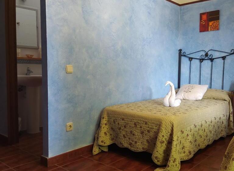 غرفة قياسية, El Zamacén