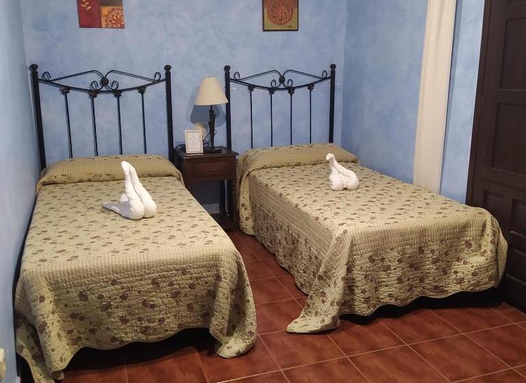 غرفة قياسية, El Zamacén