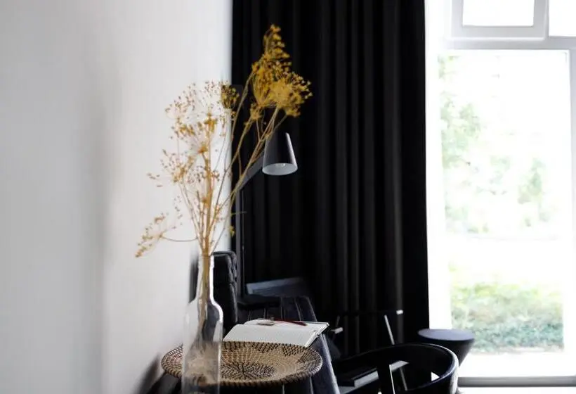 デラックスルーム, Kaserne Boutique