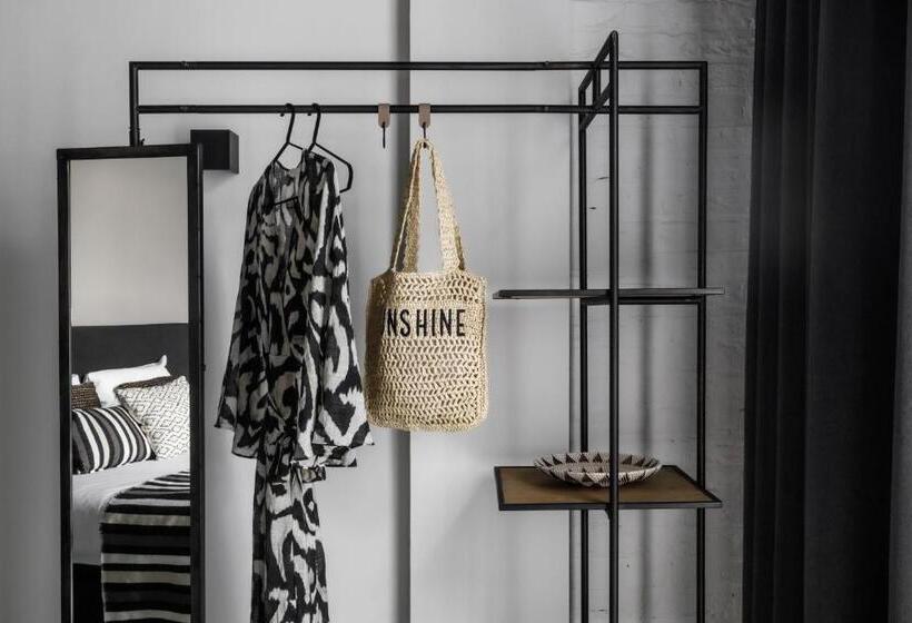 Номер Deluxe, Kaserne Boutique