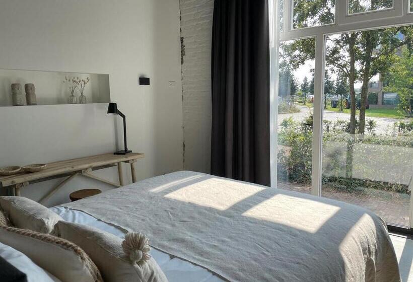 디럭스 룸, Kaserne Boutique