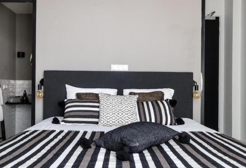 Номер Deluxe, Kaserne Boutique