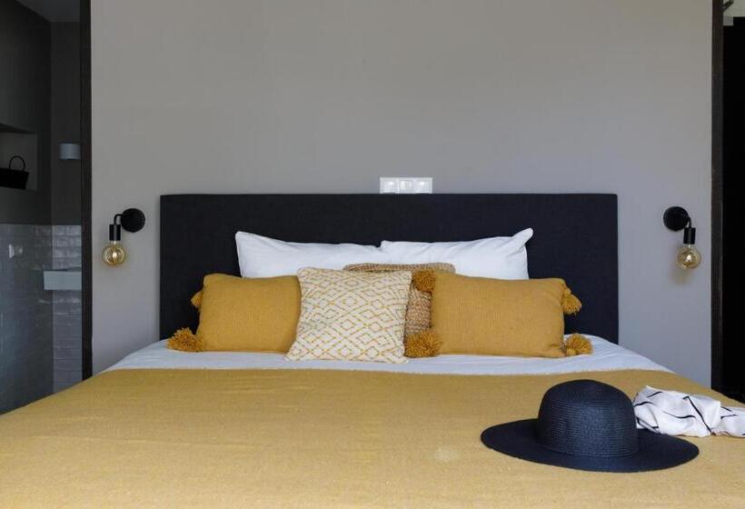 Номер Deluxe, Kaserne Boutique